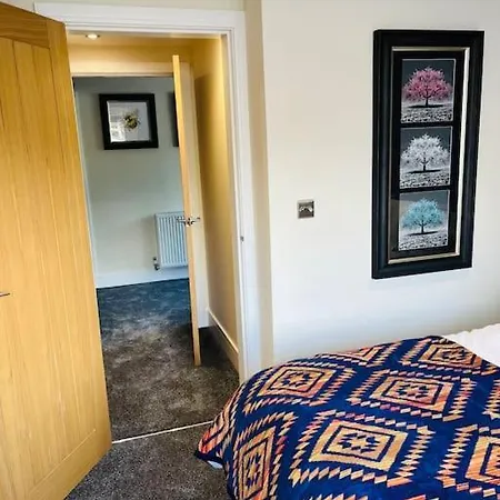 The Mews, Centre Апартаменты