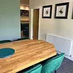 The Mews, Centre * Bowness-on-Windermere